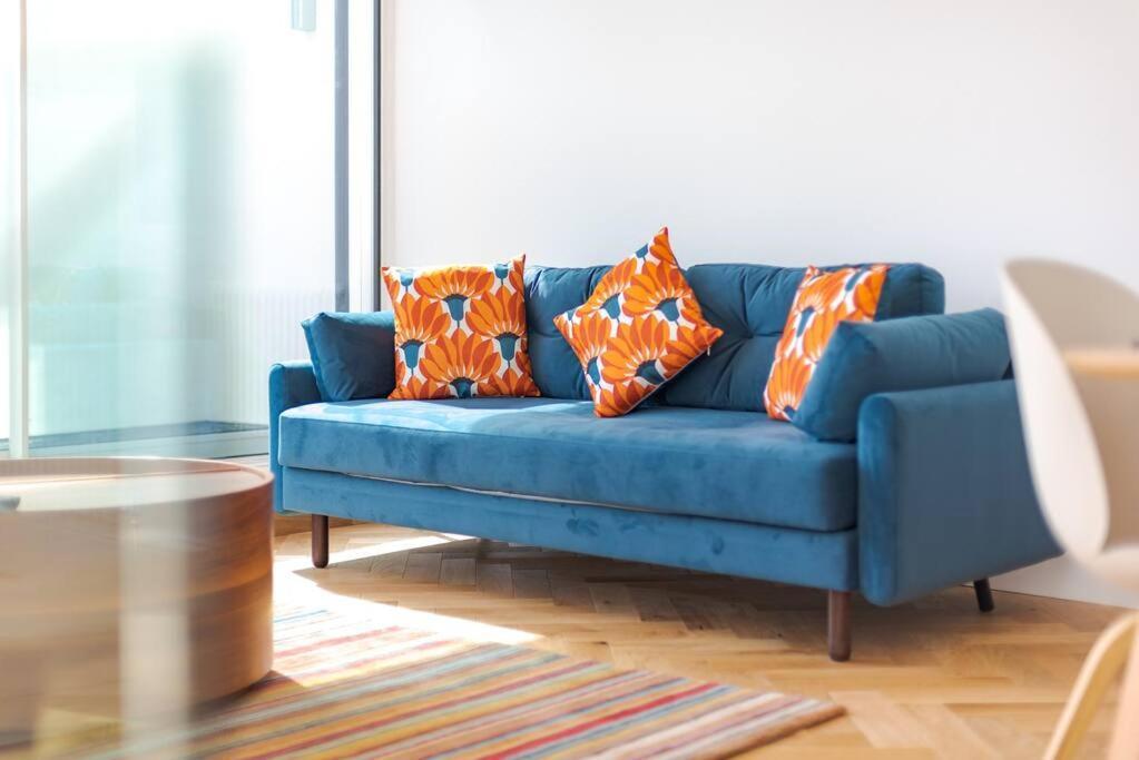 Stunning Two Bed Apartment Rh8 London Luaran gambar