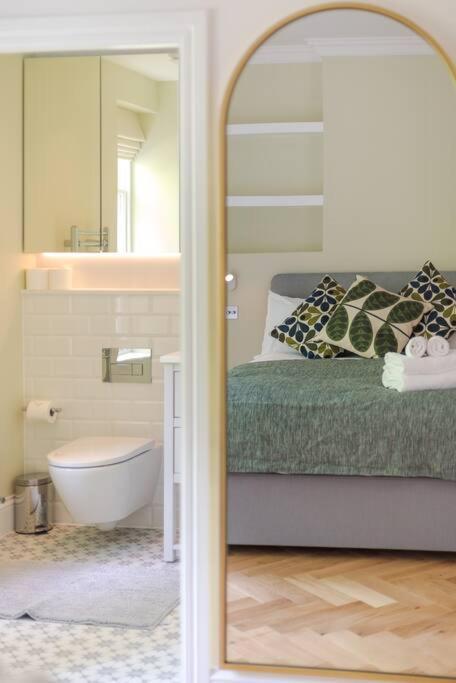Stunning Two Bed Apartment Rh8 London Luaran gambar
